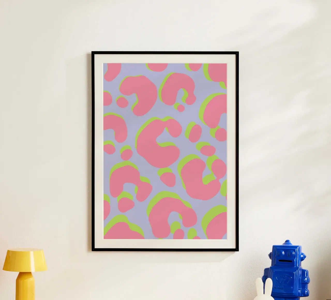 Look leopardato con stampa animalier in verde veleno, lilla e rosa poster con telaio in legno da Lisa Jureczko Arts Illustration
