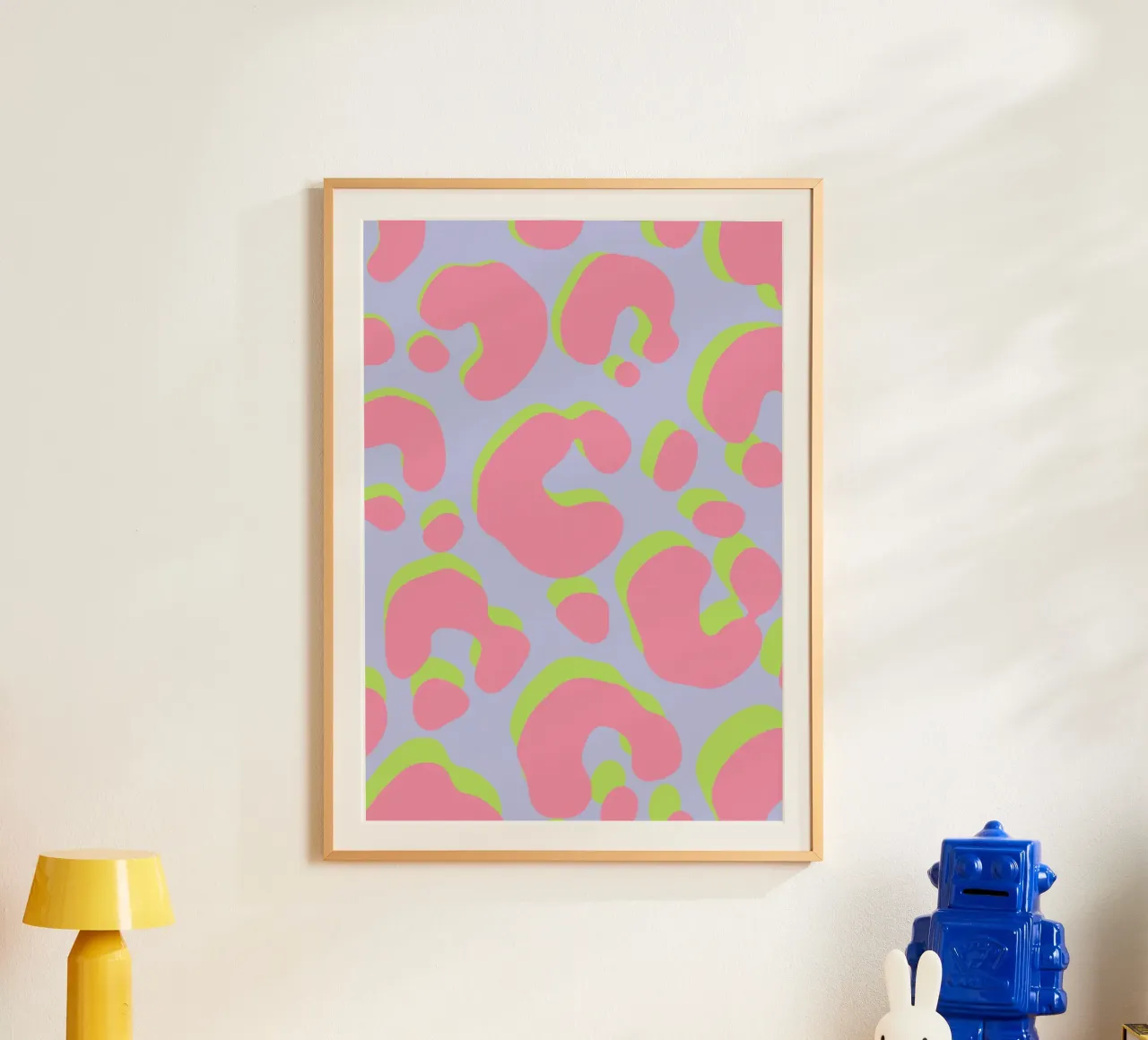 Look leopardato con stampa animalier in verde veleno, lilla e rosa poster con telaio in legno da Lisa Jureczko Arts Illustration