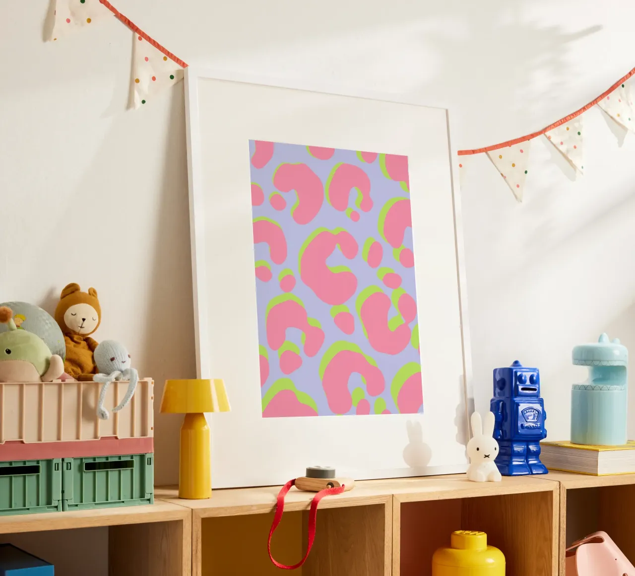 Look leopardato con stampa animalier in verde veleno, lilla e rosa poster con telaio in legno da Lisa Jureczko Arts Illustration