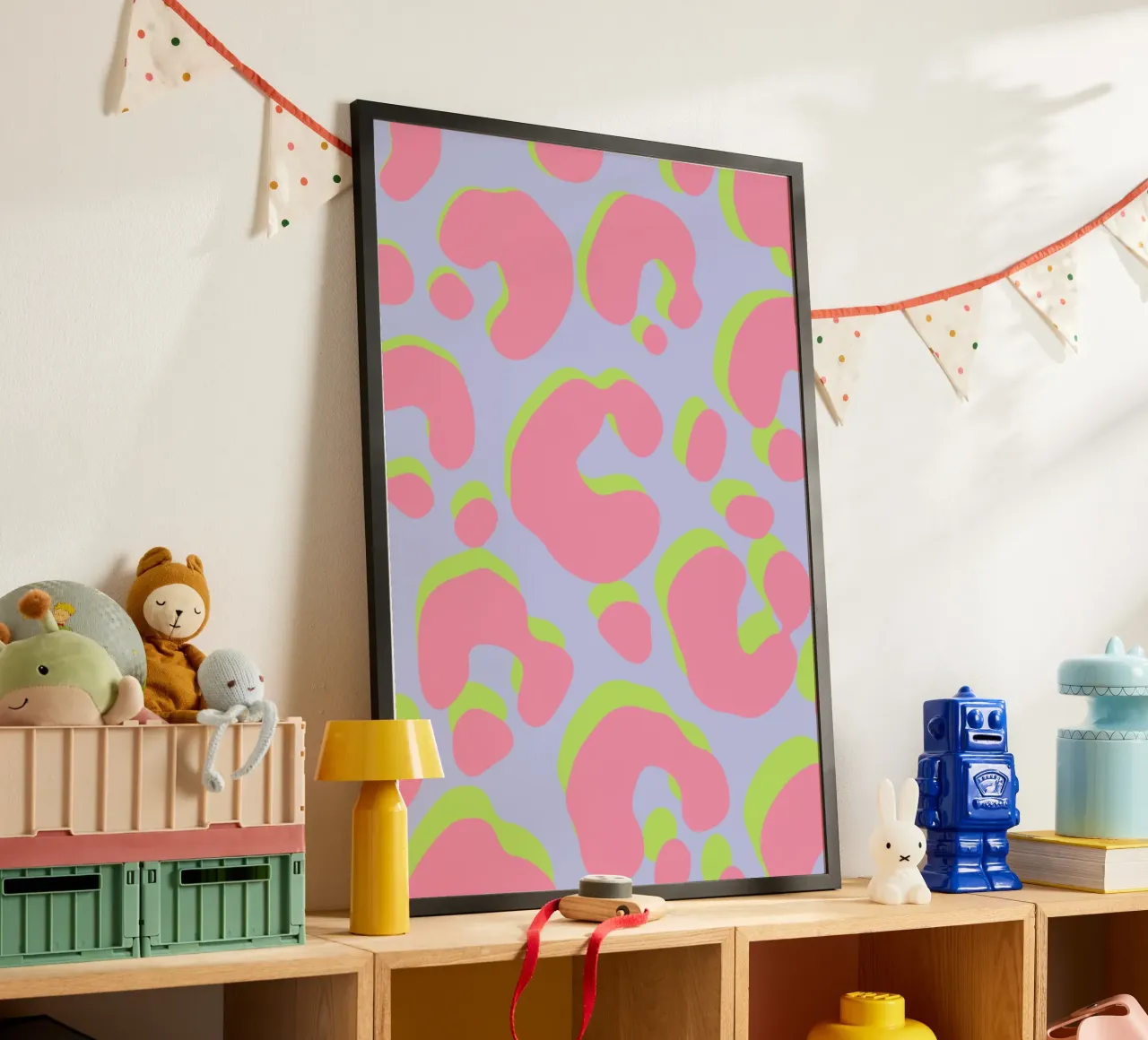 Look leopardato con stampa animalier in verde veleno, lilla e rosa poster con telaio in legno da Lisa Jureczko Arts Illustration