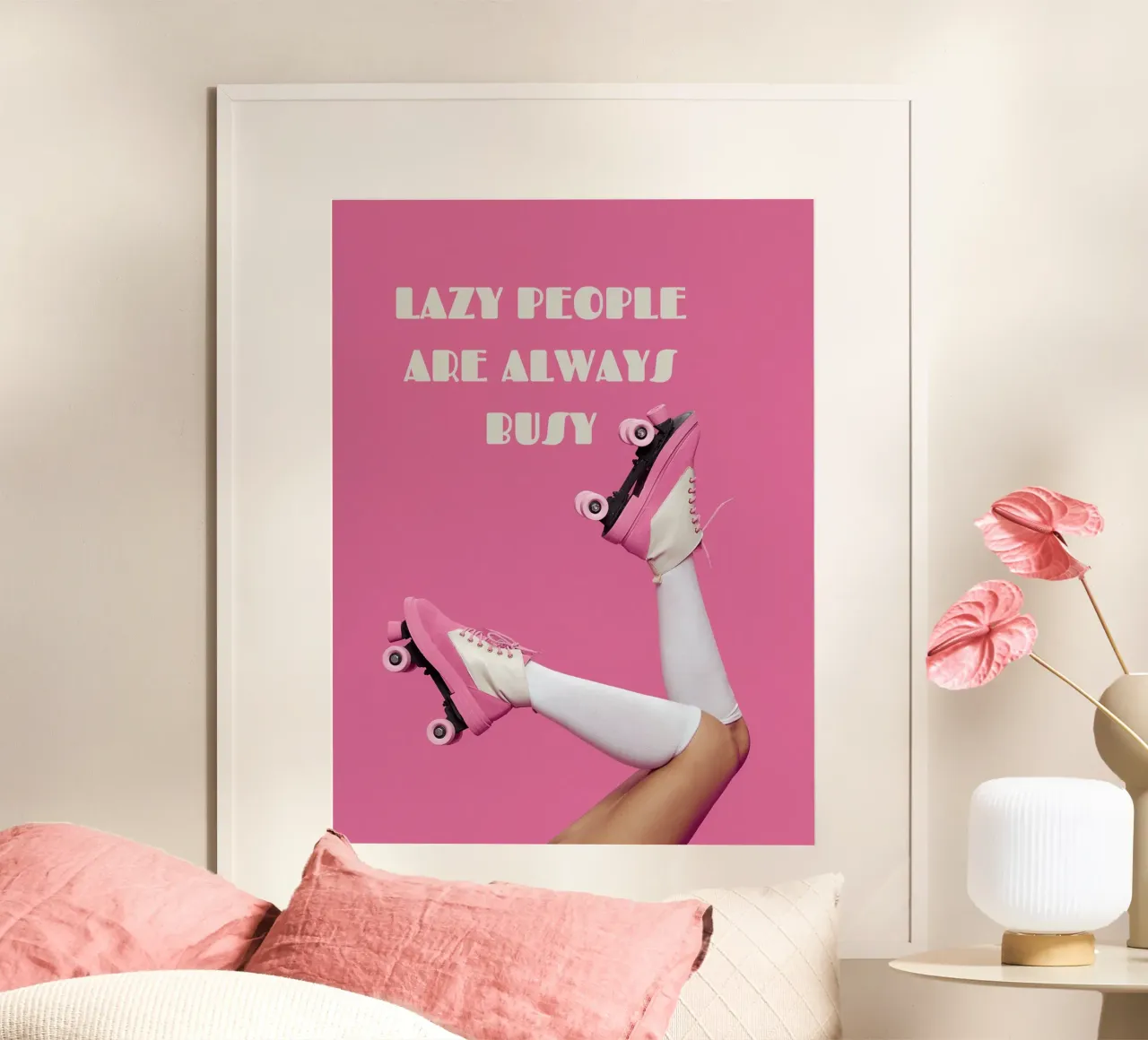 LE PERSONE PIGRE SONO SEMPRE OCCUPATE poster con telaio in legno da ArtDesign by KBK