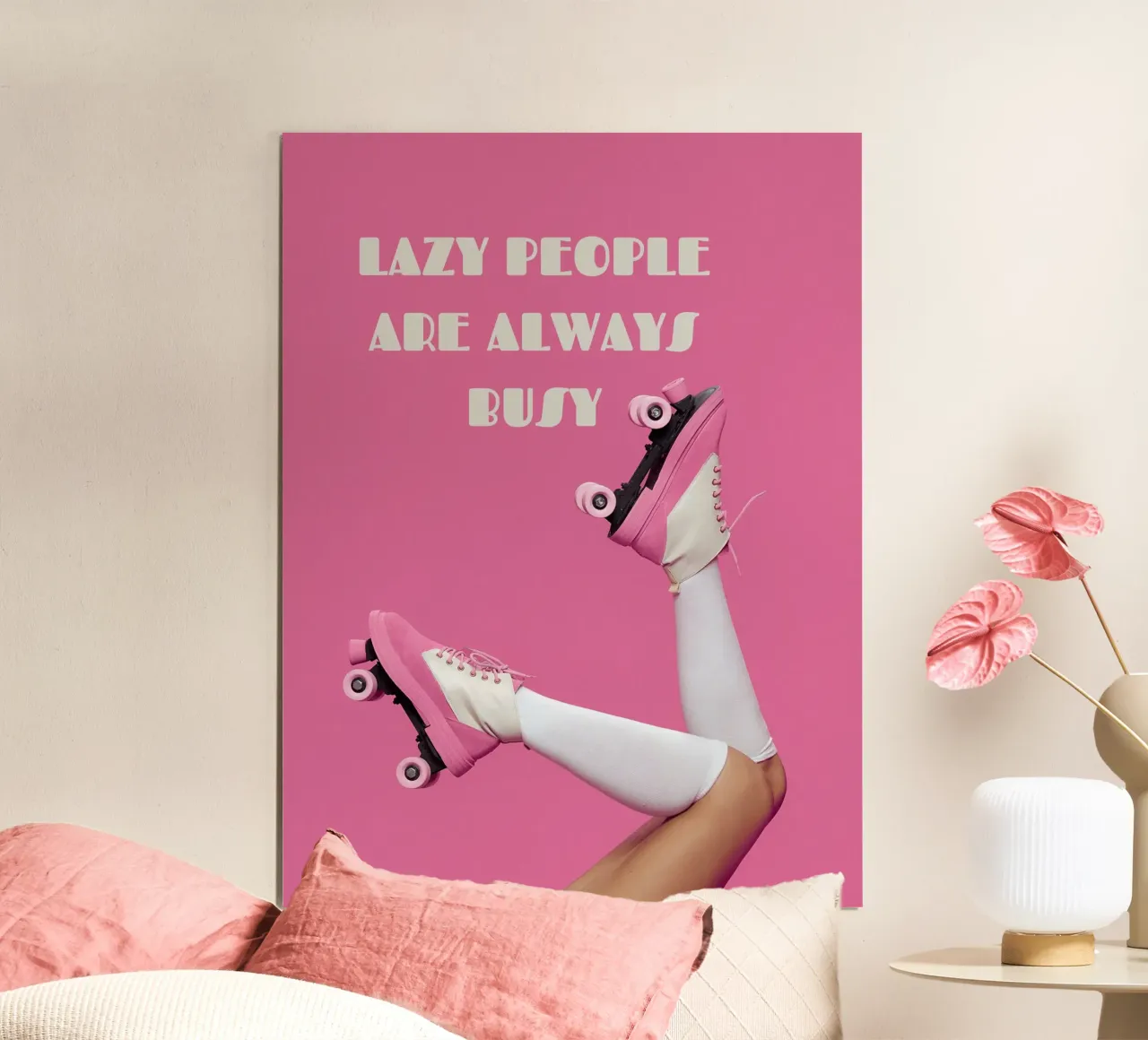 LE PERSONE PIGRE SONO SEMPRE OCCUPATE poster con telaio in legno da ArtDesign by KBK