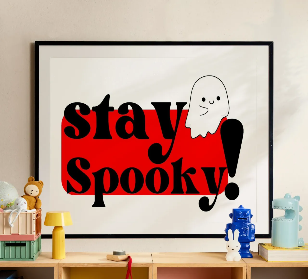 Illustrazione Stay Spooky con un simpatico fantasma poster con telaio in plastica da Lisa Jureczko Arts Illustration