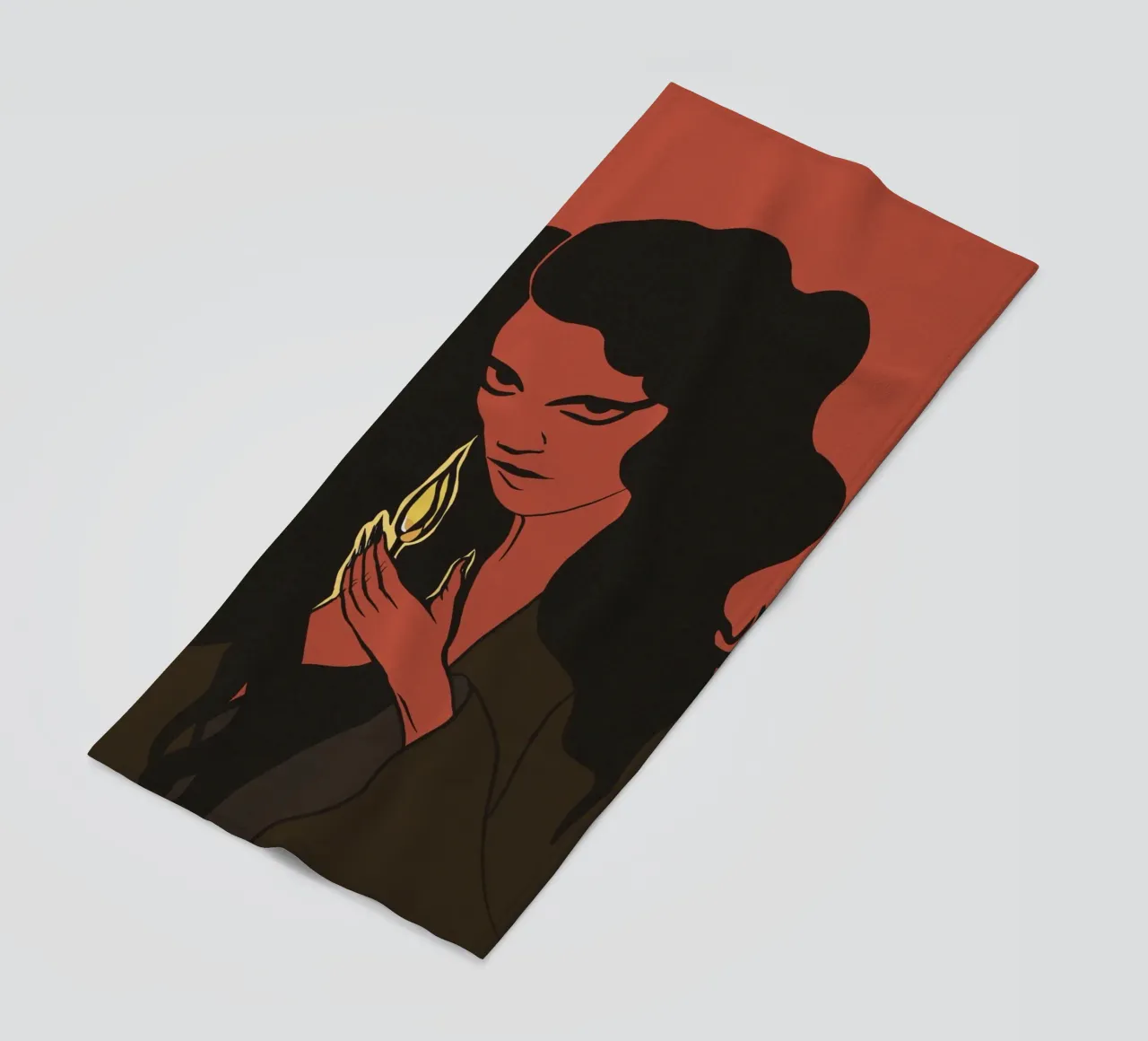 Donna mistica con capelli neri e fiammifero telo mare da Lisa Jureczko Arts Illustration