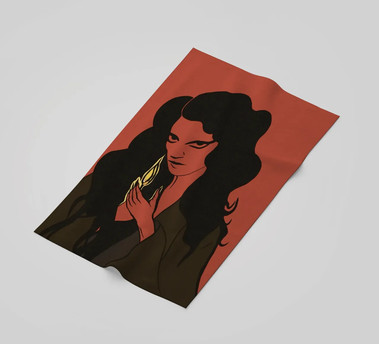 Donna mistica con capelli neri e fiammifero telo mare da Lisa Jureczko Arts Illustration