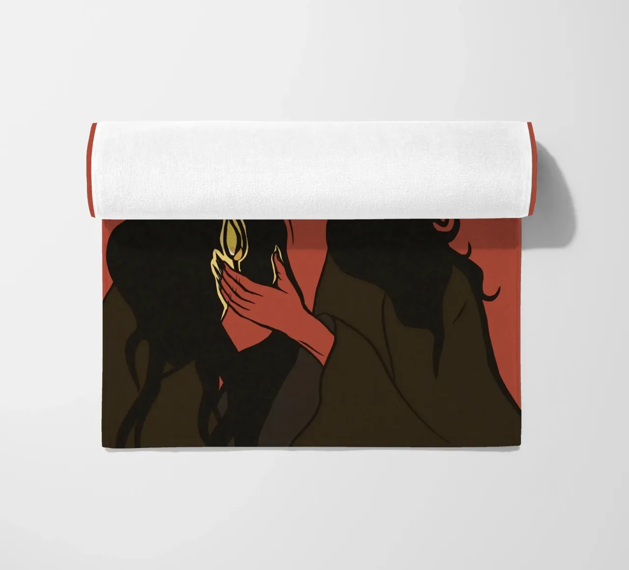 Donna mistica con capelli neri e fiammifero telo mare da Lisa Jureczko Arts Illustration