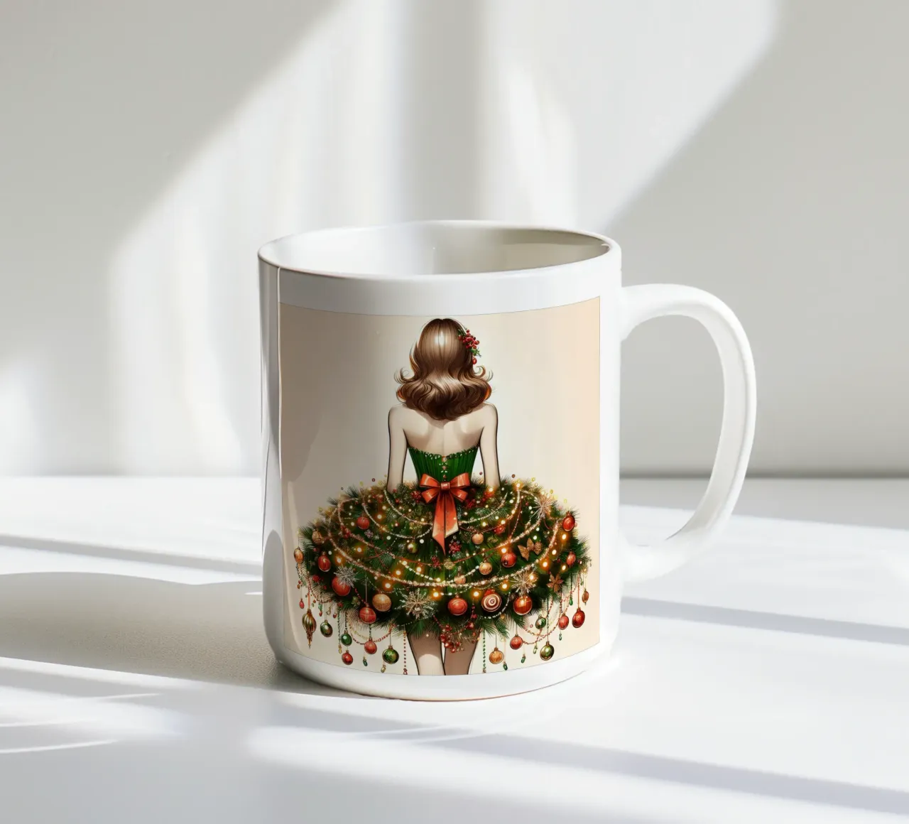 Abito con albero di Natale tazza in ceramica da ARTOMATIC