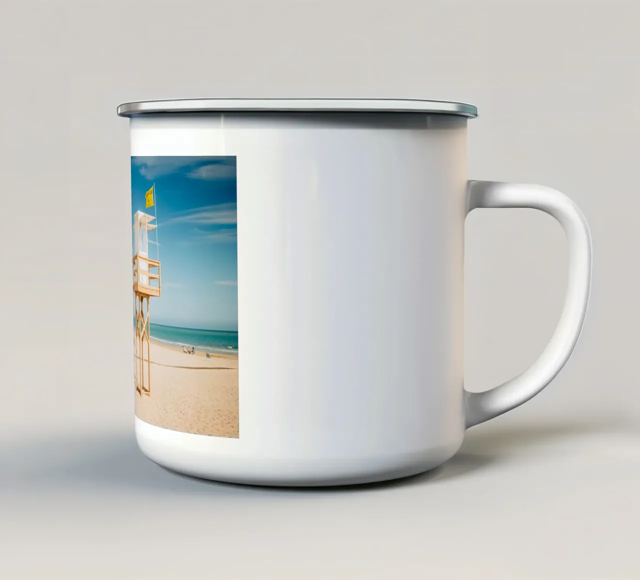 Spiaggia Spagna - Torre di salvataggio in Andalusia tazza in smalto da Bold and Retro