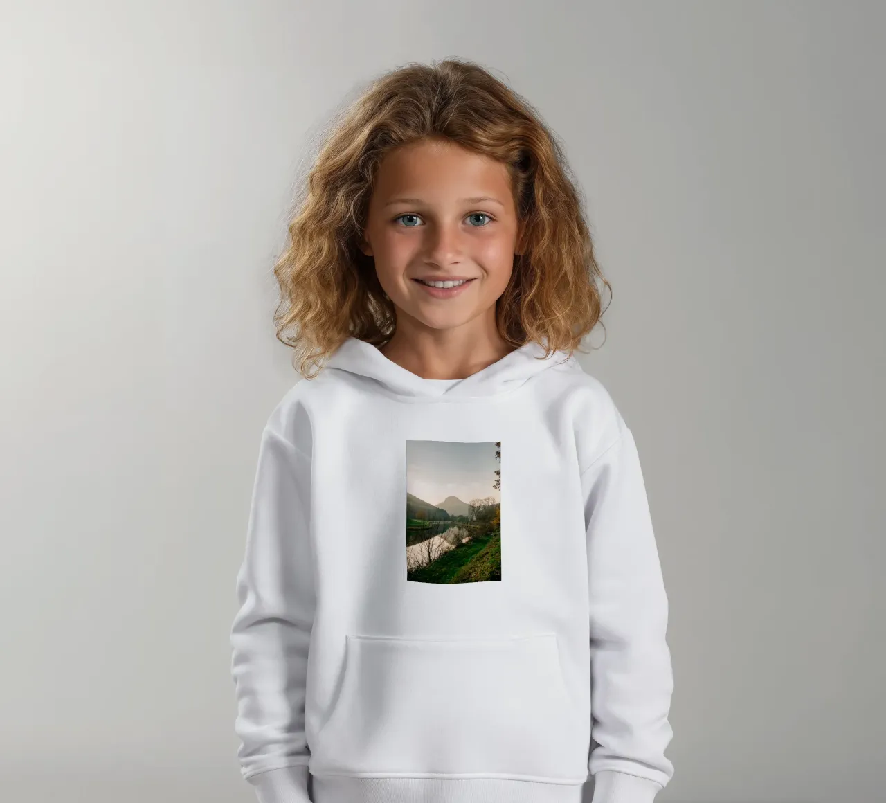 Svizzera sassone - Riflesso di una montagna in autunno felpa bambino con cappuccio da Bold and Retro