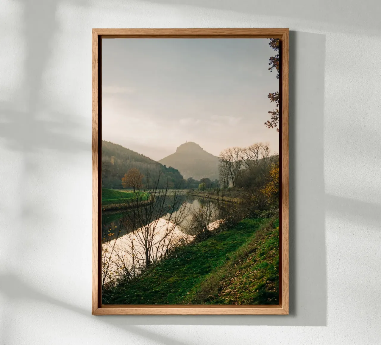 Svizzera sassone - Riflesso di una montagna in autunno tela da Bold and Retro