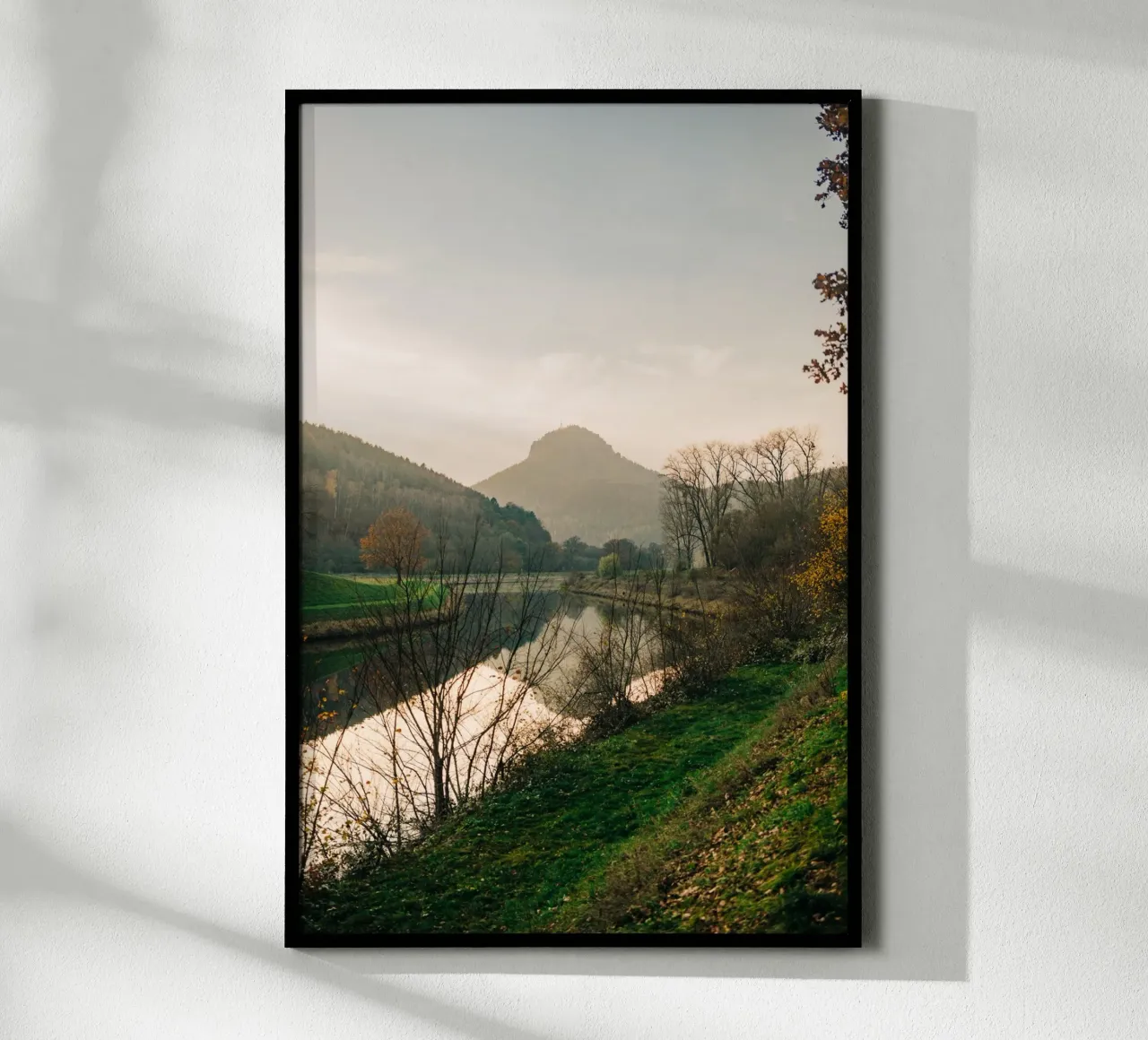 Svizzera sassone - Riflesso di una montagna in autunno carta hahnemühle da Bold and Retro