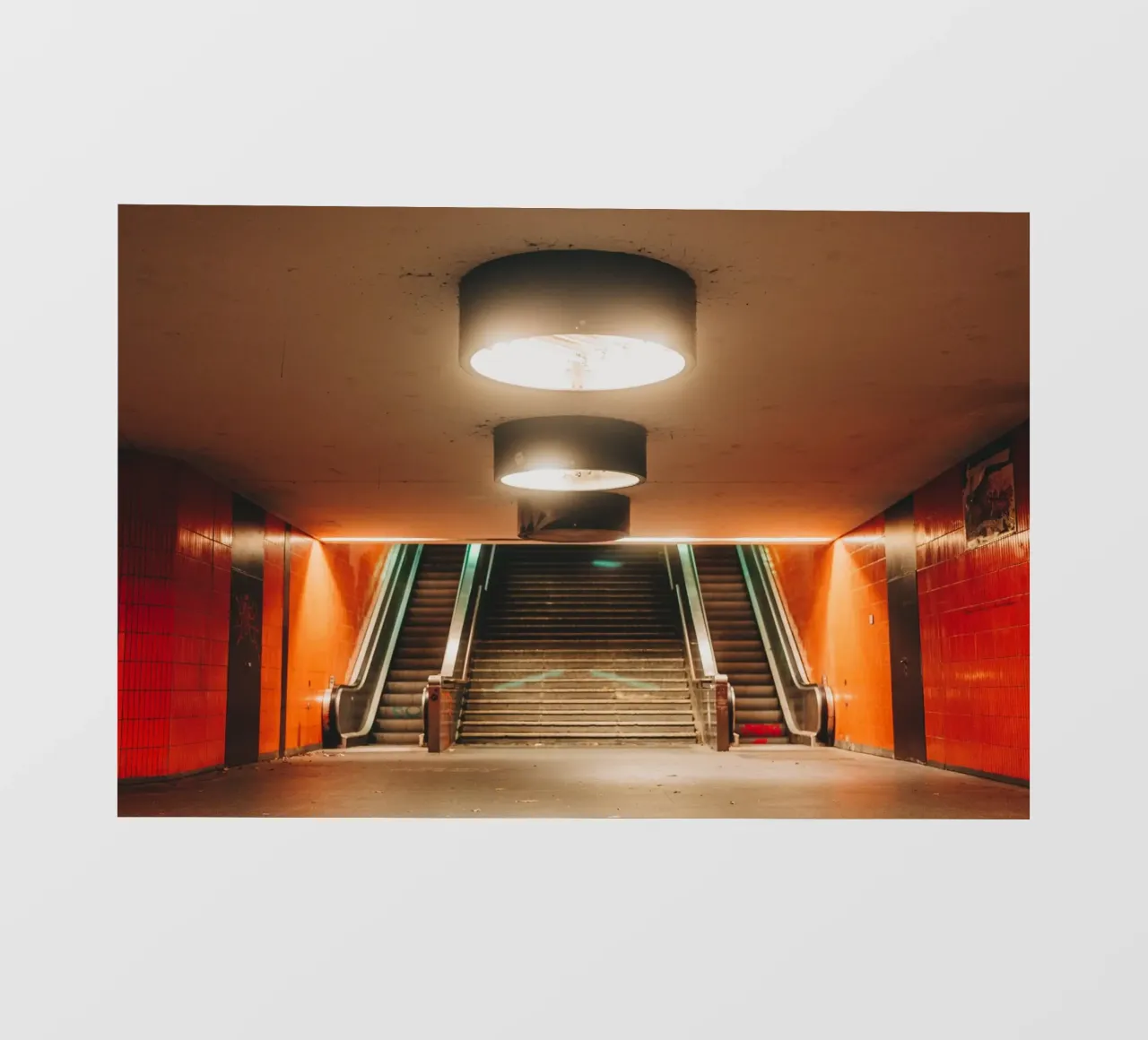 Berlin Metro-Tunnel, Unterführung am Messedamm pellicola backlit da Bold and Retro