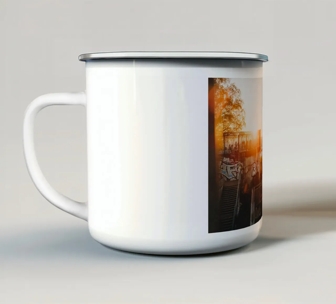 Tramonto a Berlino - vista in autunno tazza in smalto da Bold and Retro