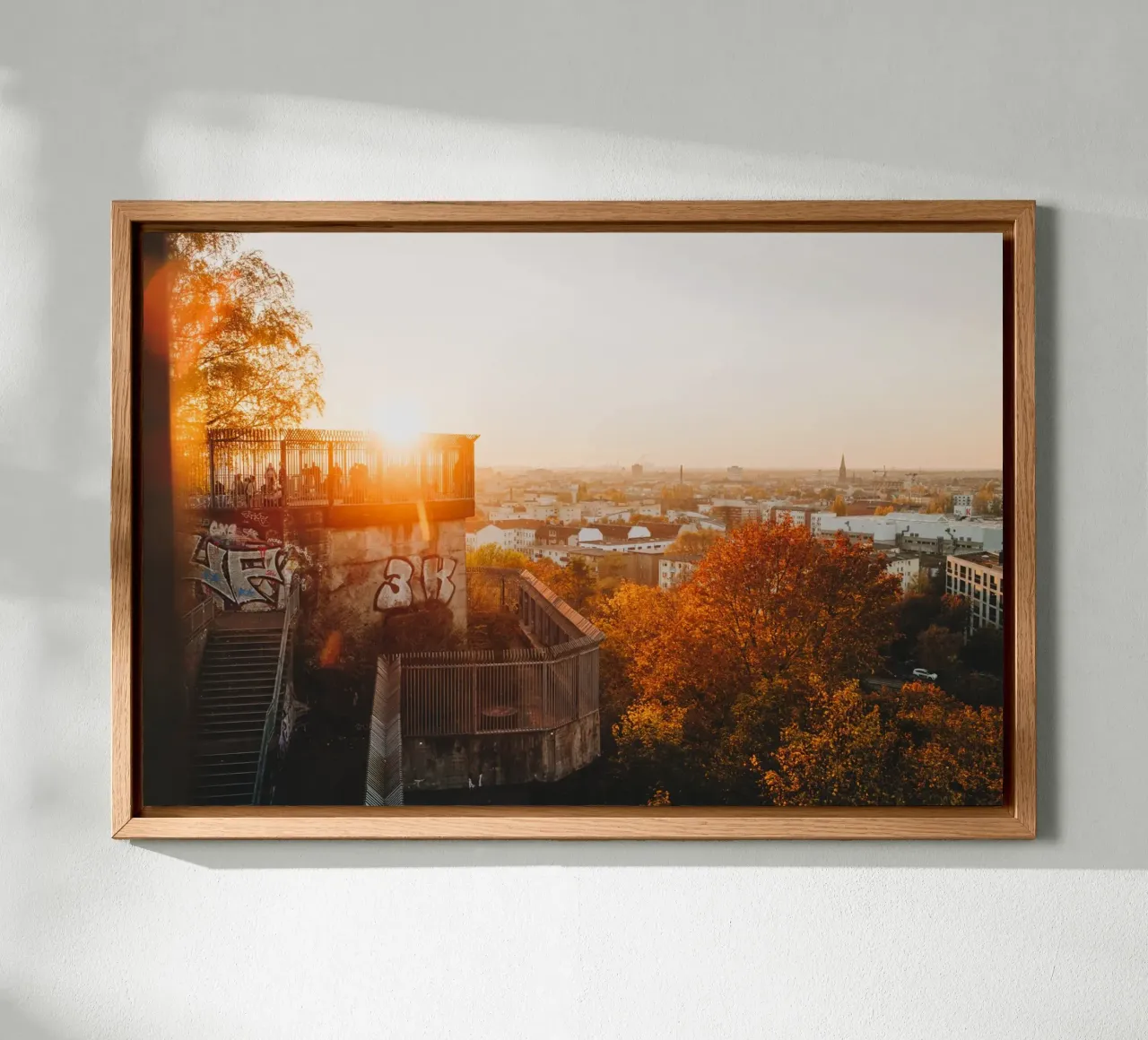 Tramonto a Berlino - vista in autunno tela con Cornice a cassetta da Bold and Retro