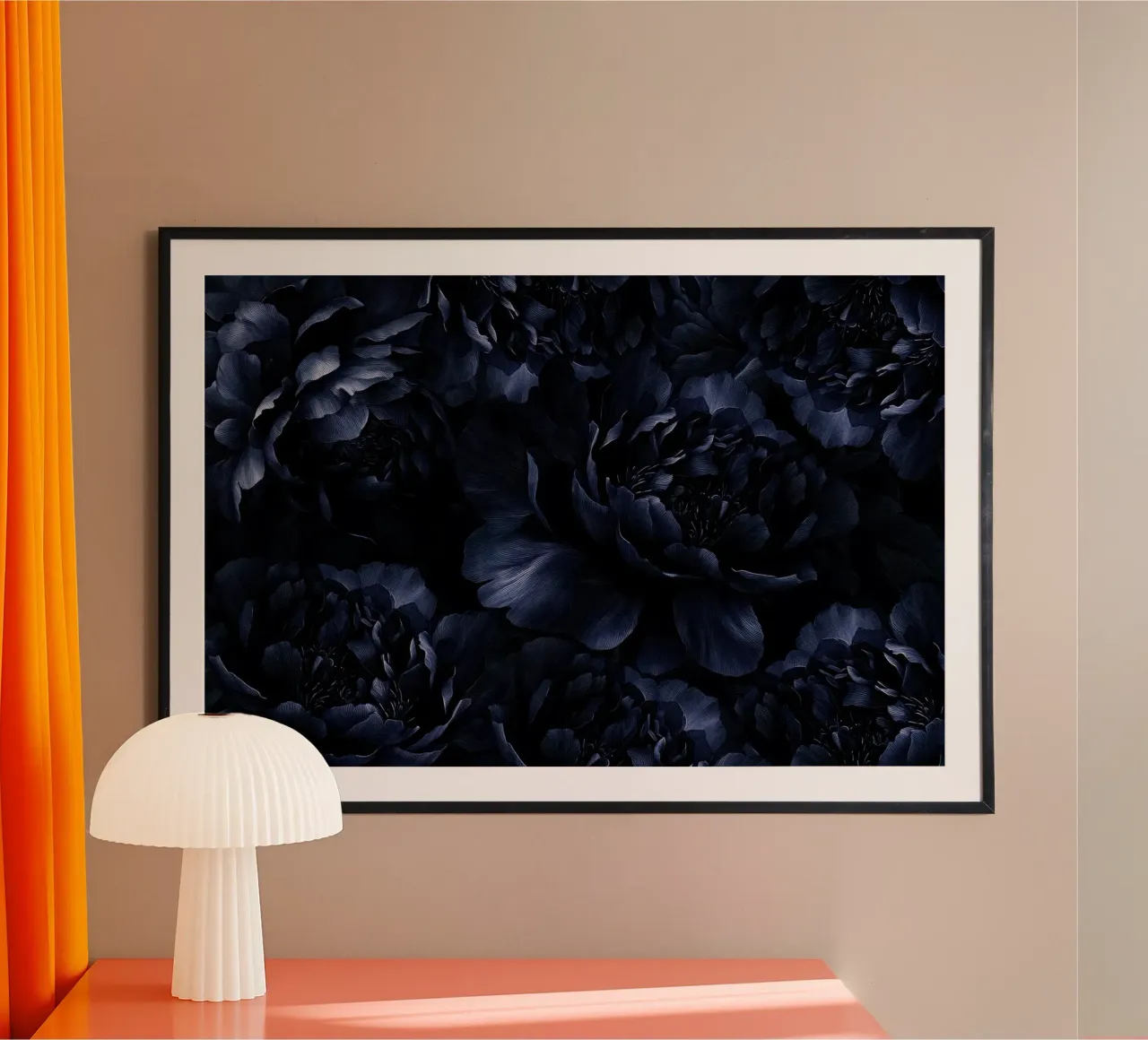 Giardino di peonie in velluto nero blu scuro poster con telaio in plastica da Flower Garden - Uta Naumann