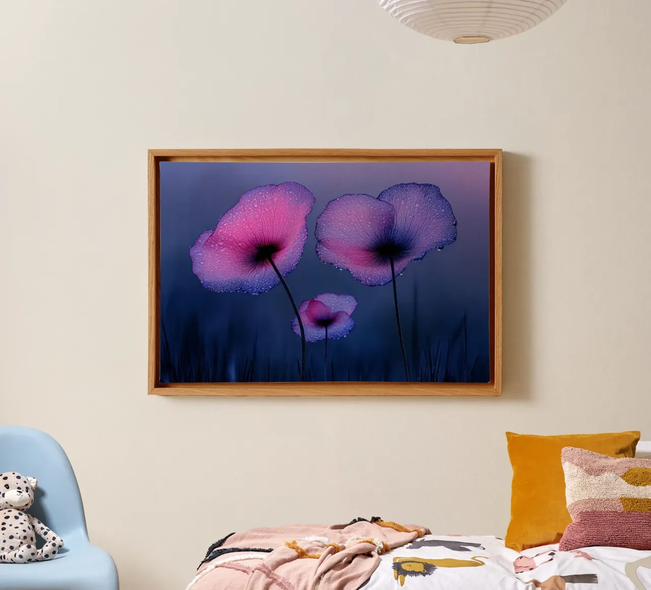 Ätherische lila Mohnblumen mit Regentropfen Leinwand mit Schattenfugenrahmen von Flower Garden - Uta Naumann