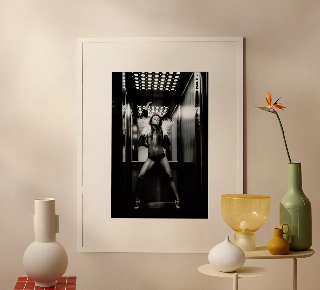 Elevator - Martin Krystynek poster con telaio in legno da Pictufy