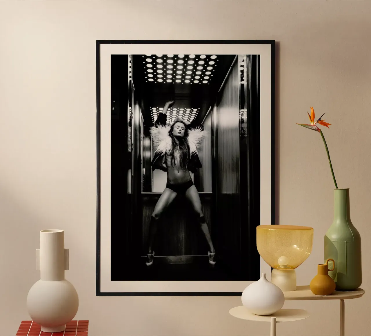 Elevator - Martin Krystynek poster con telaio in legno da Pictufy