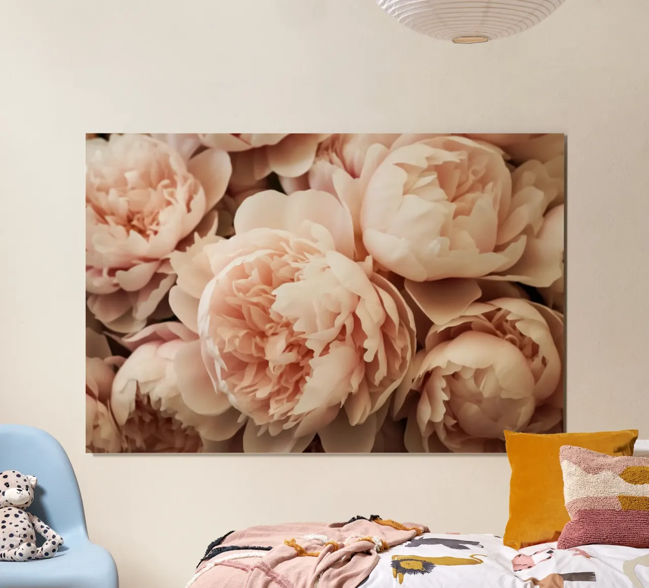Morbido velluto color pesca, audaci peonie da giardino poster con telaio in alluminio da Flower Garden - Uta Naumann