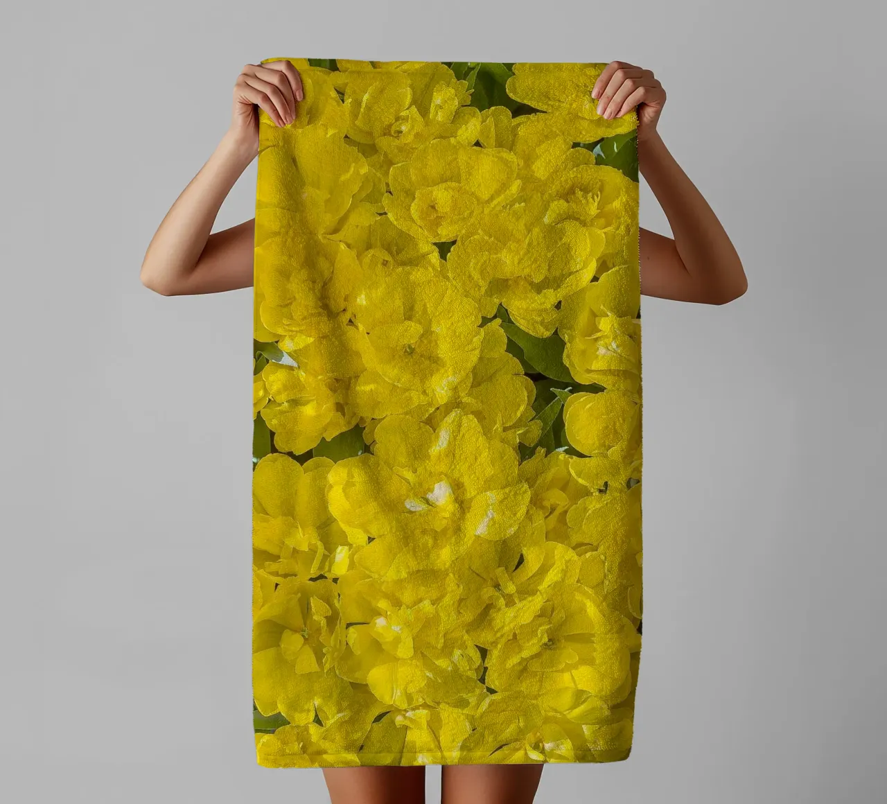 Un'esplosione di sole: Tulipani gialli asciugamano da bagno da Curious Collections by Marielle Leenders