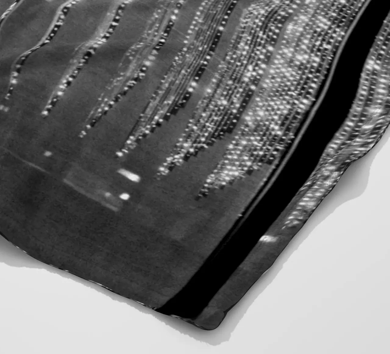 Installazione luminosa in bianco e nero a New York coperta in pile da Lisa Jureczko Arts Illustration