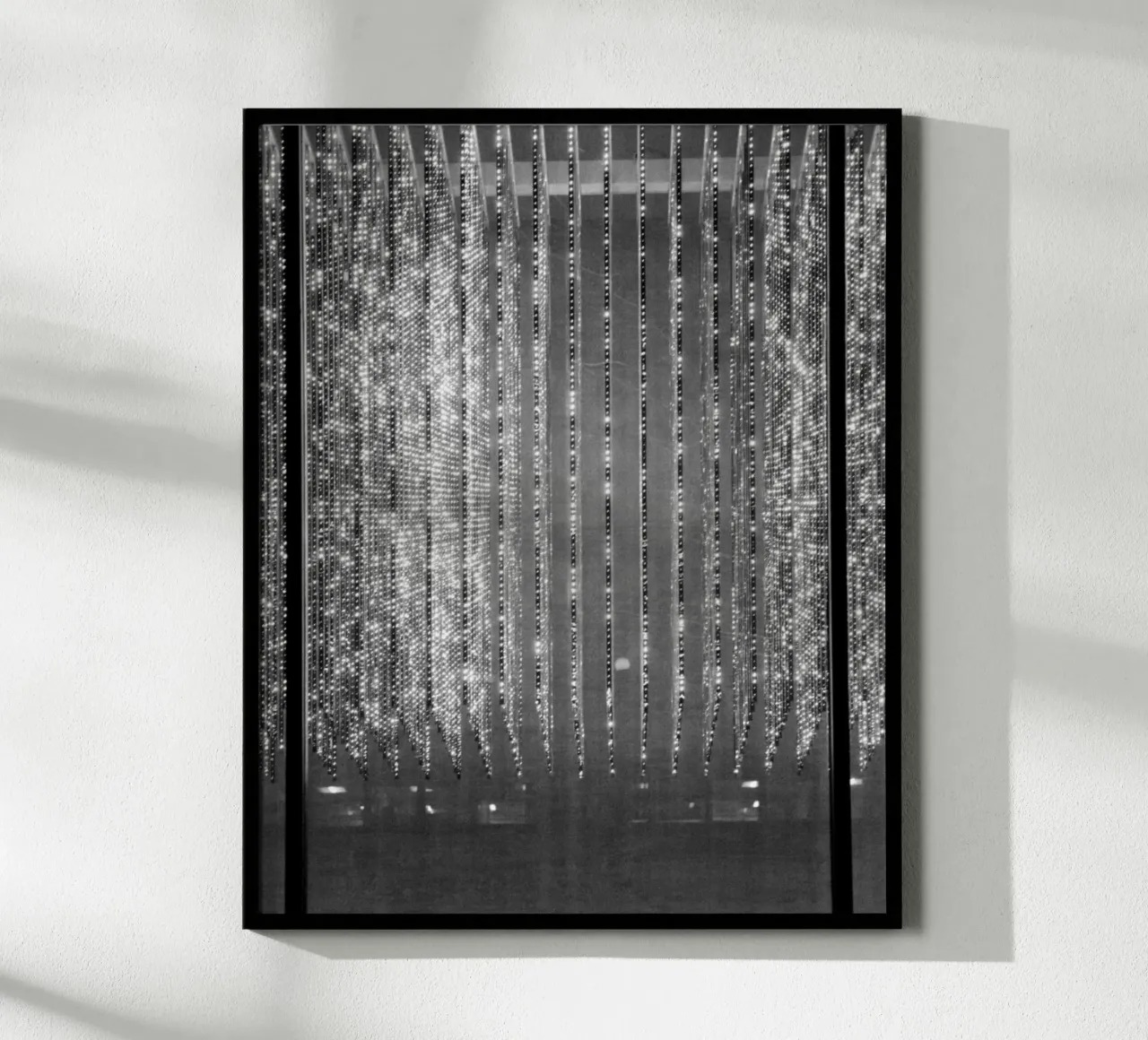 Installazione luminosa in bianco e nero a New York carta hahnemühle da Lisa Jureczko Arts Illustration