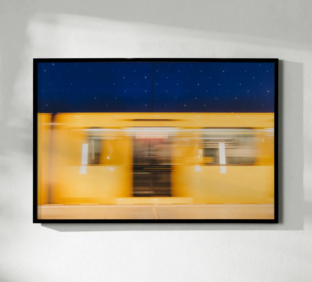 Berlijn U-Bahn - Lange belichting met lichtspoor hahnemühle van Bold and Retro