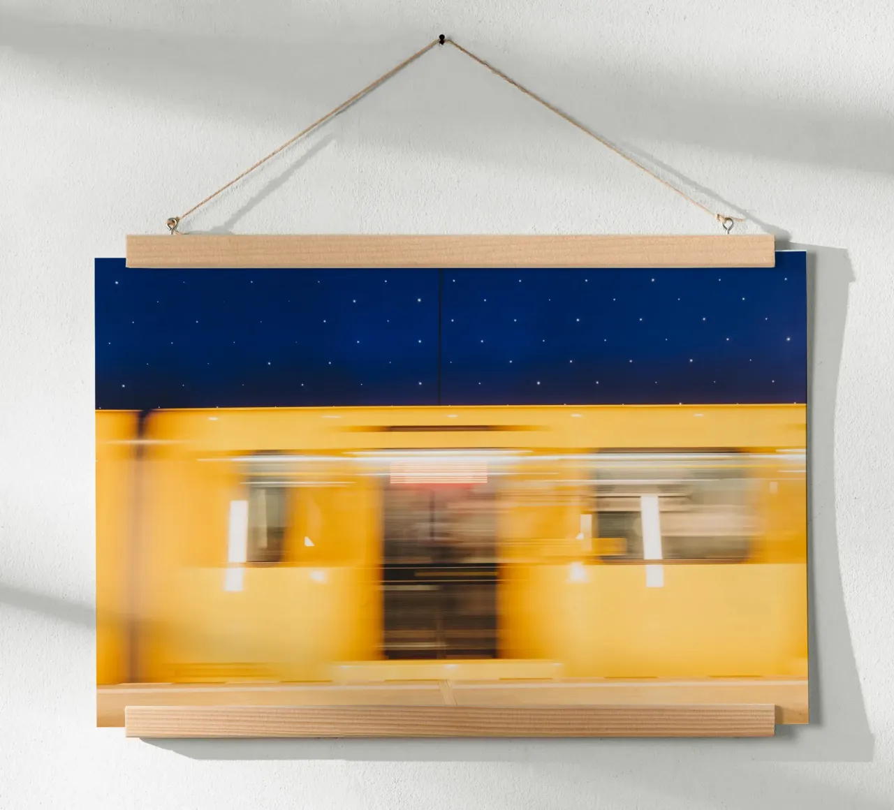 Berlijn U-Bahn - Lange belichting met lichtspoor hahnemühle van Bold and Retro