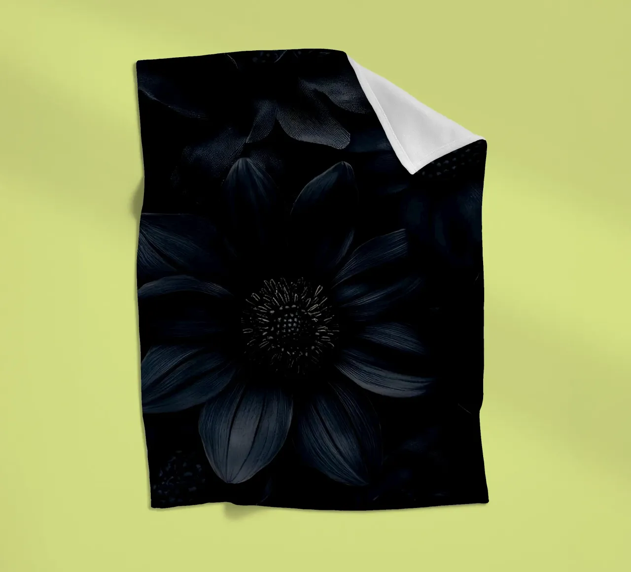 Gotico Vintage Nero Moody Dahlia Fiori coperta in pile da Flower Garden - Uta Naumann
