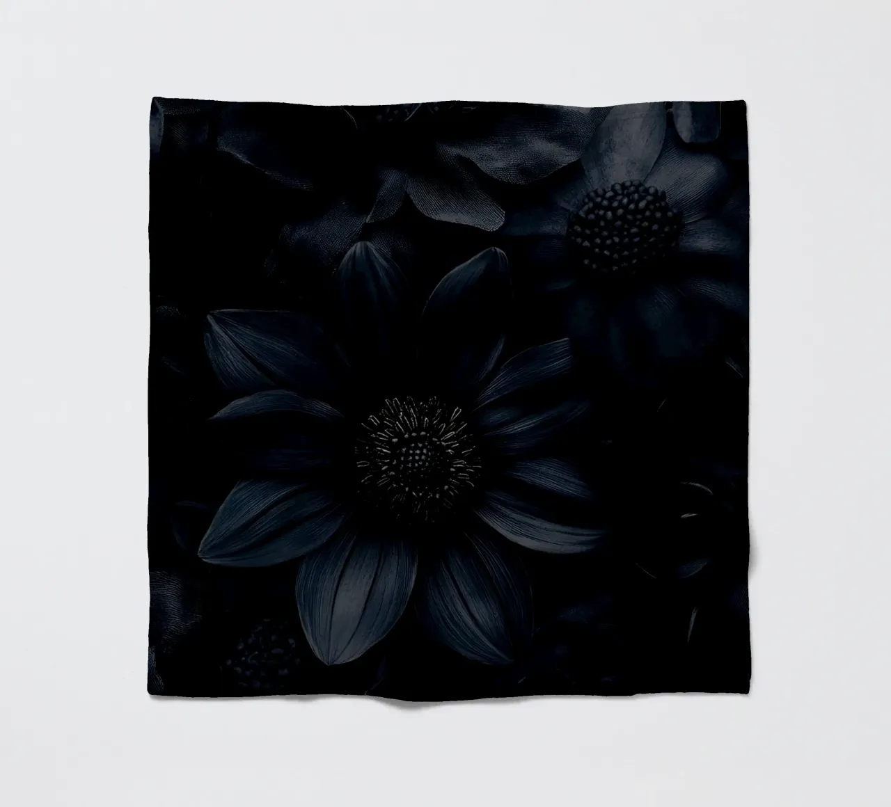 Gotico Vintage Nero Moody Dahlia Fiori coperta in pile da Flower Garden - Uta Naumann