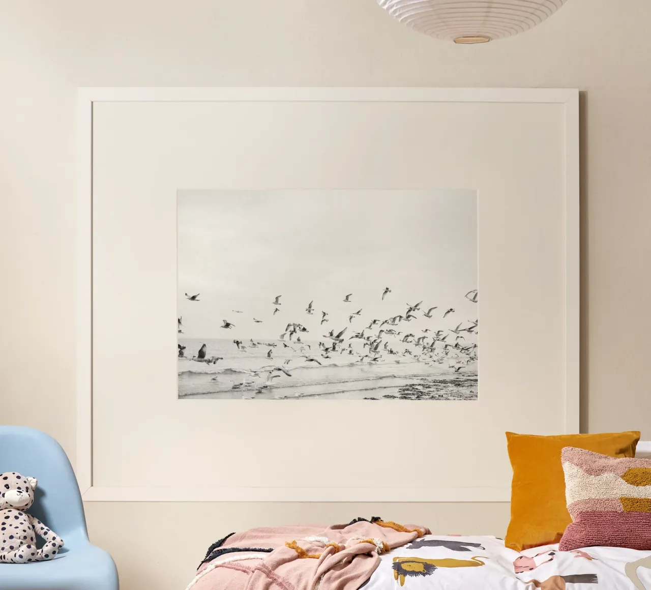 Seagulls on film - Black and white coastal photography Poster mit Aluminium Rahmen von Raisa Zwart Photography