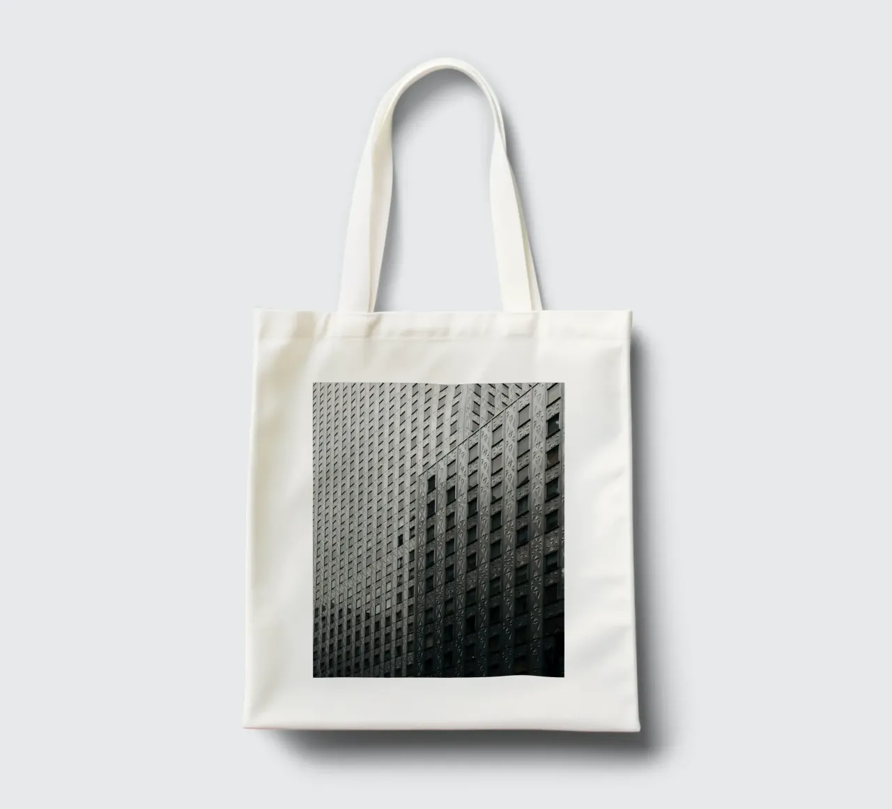 Zwart-wit fotografie wolkenkrabber skyline New York City jute draagtas van Lisa Jureczko Arts Illustration