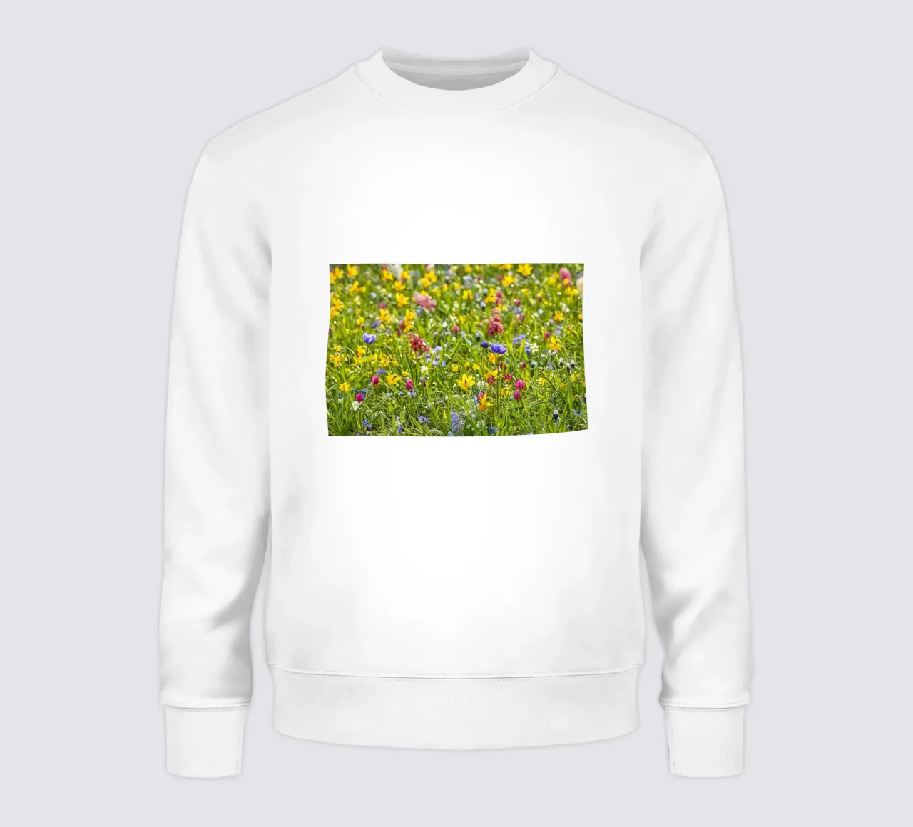 A Symphony of Color: Field of Mixed Flowers felpa da Curious Collections by Marielle Leenders