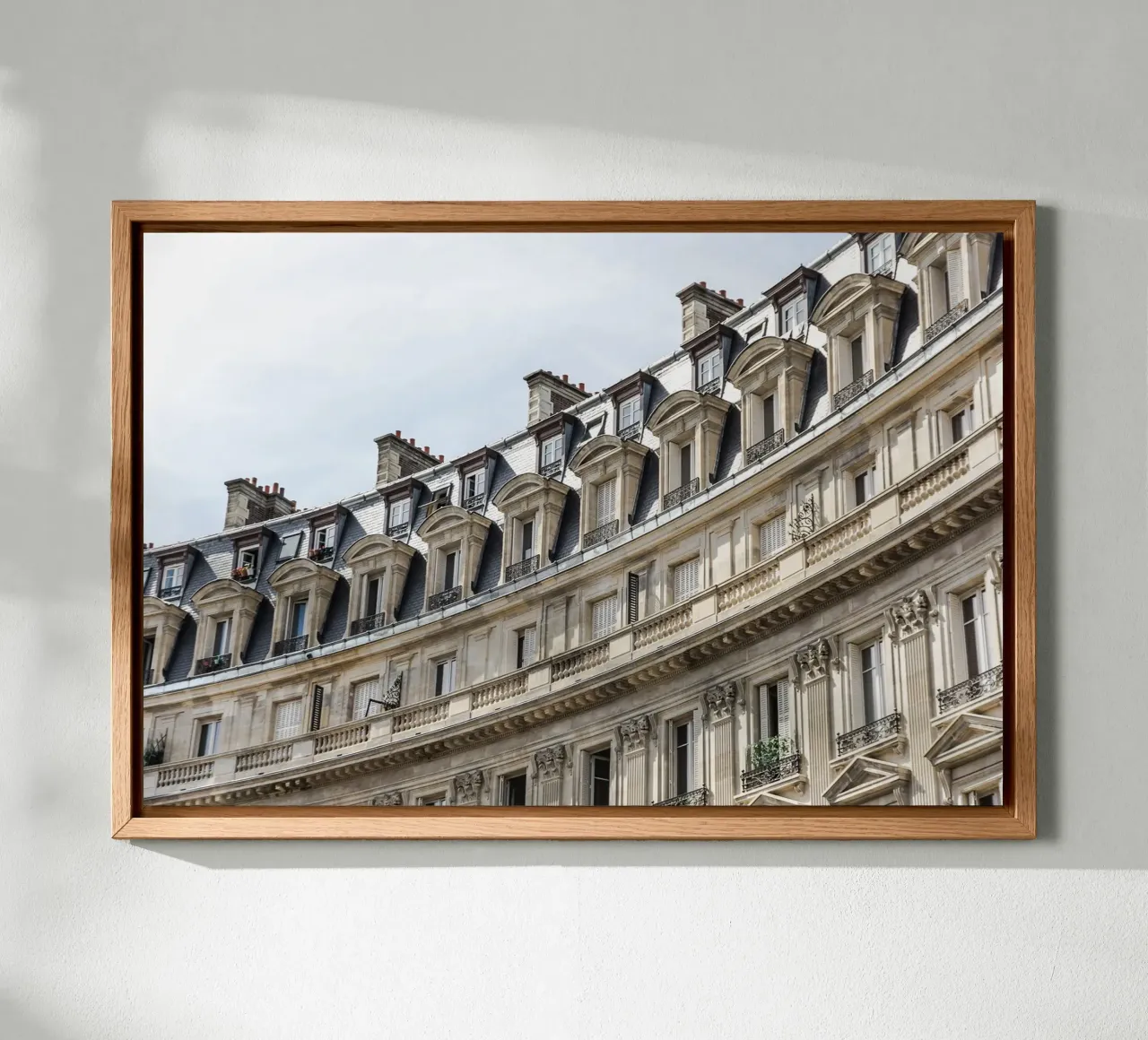 Casa storica a Parigi, Francia tela con Cornice a cassetta da Lisa Jureczko Arts Illustration