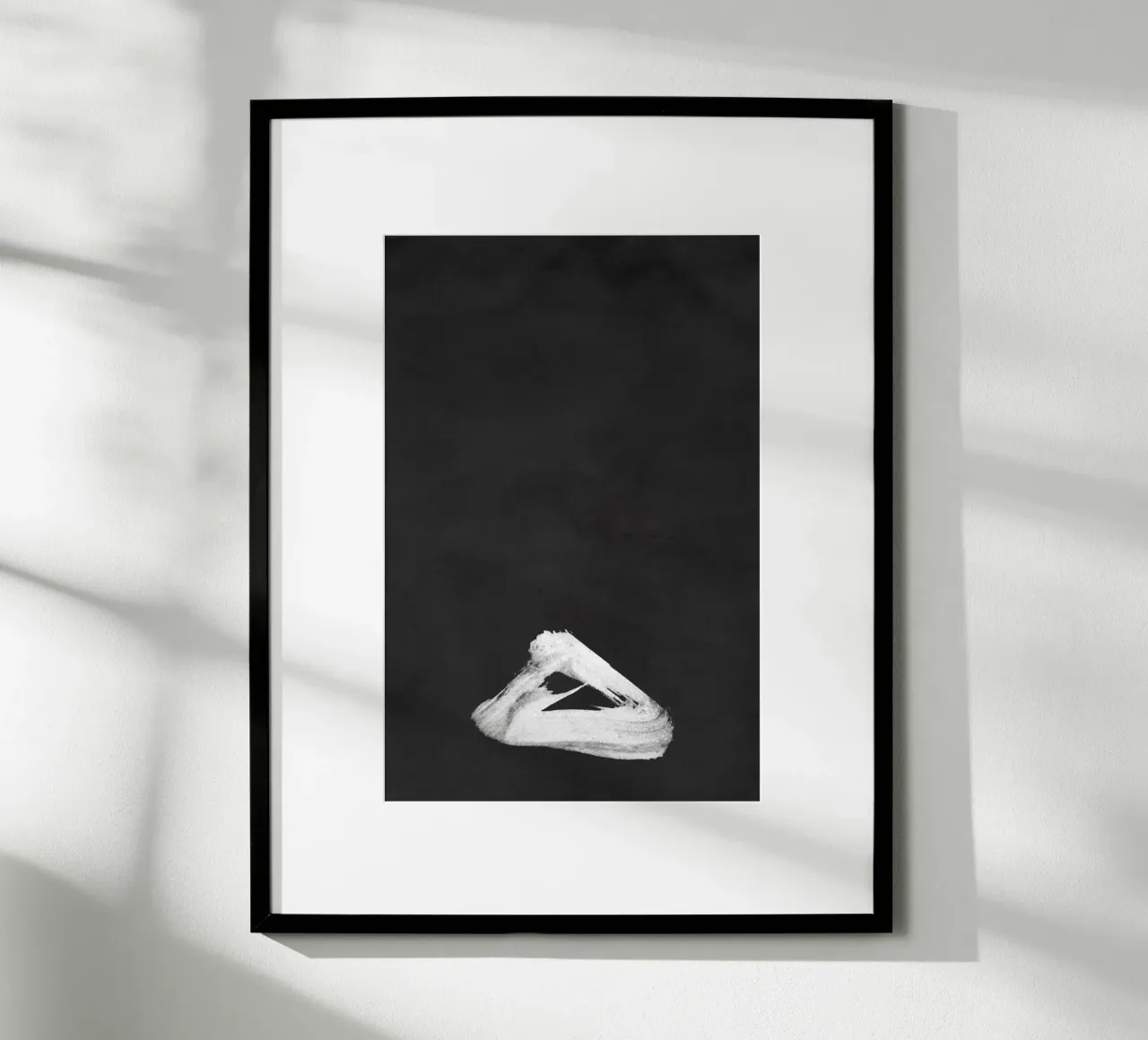 Paesaggio minimale in bianco e nero 02 poster con telaio in plastica da amini54