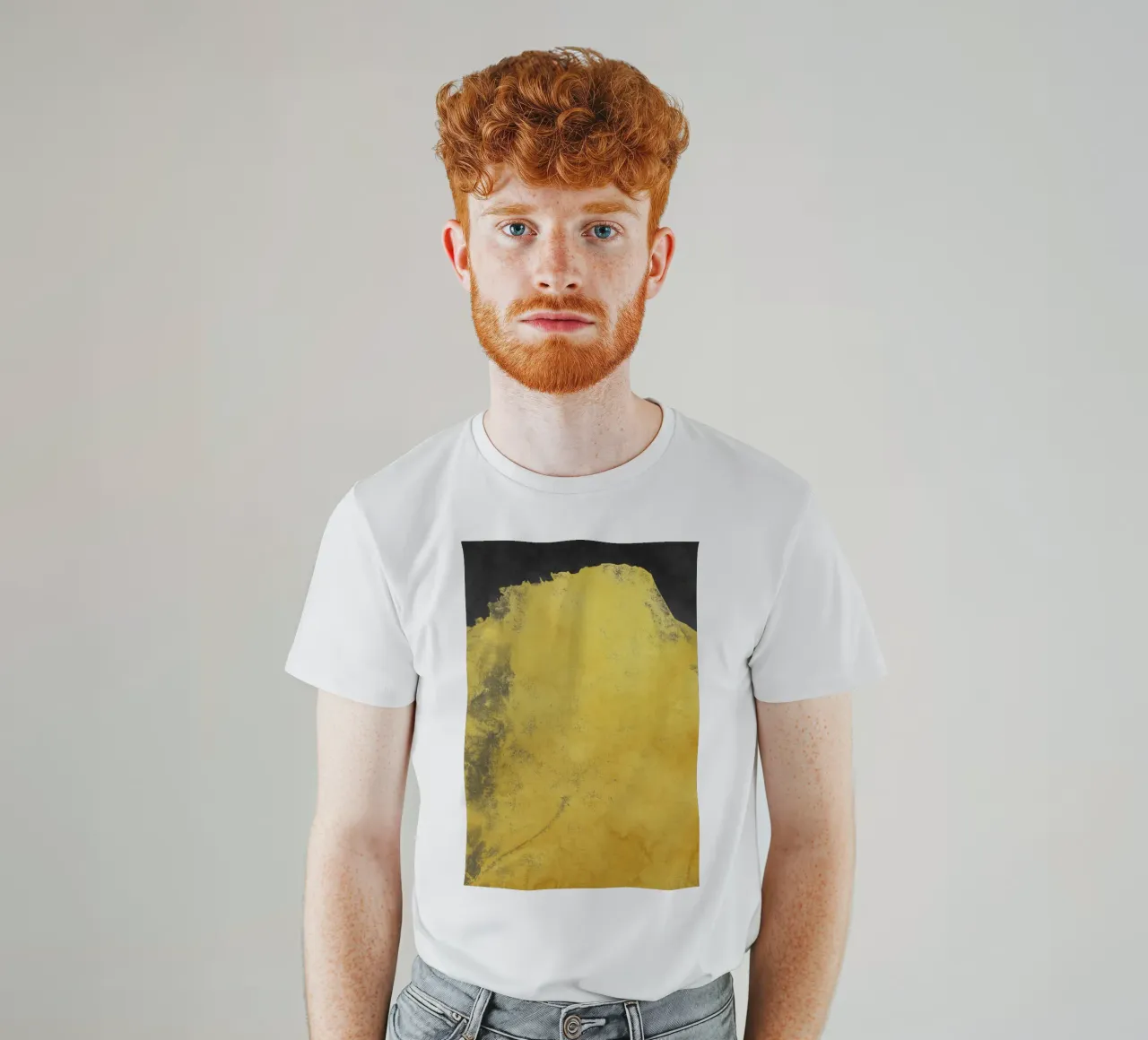 Paesaggio minimale nero e giallo 01 t-shirt da amini54
