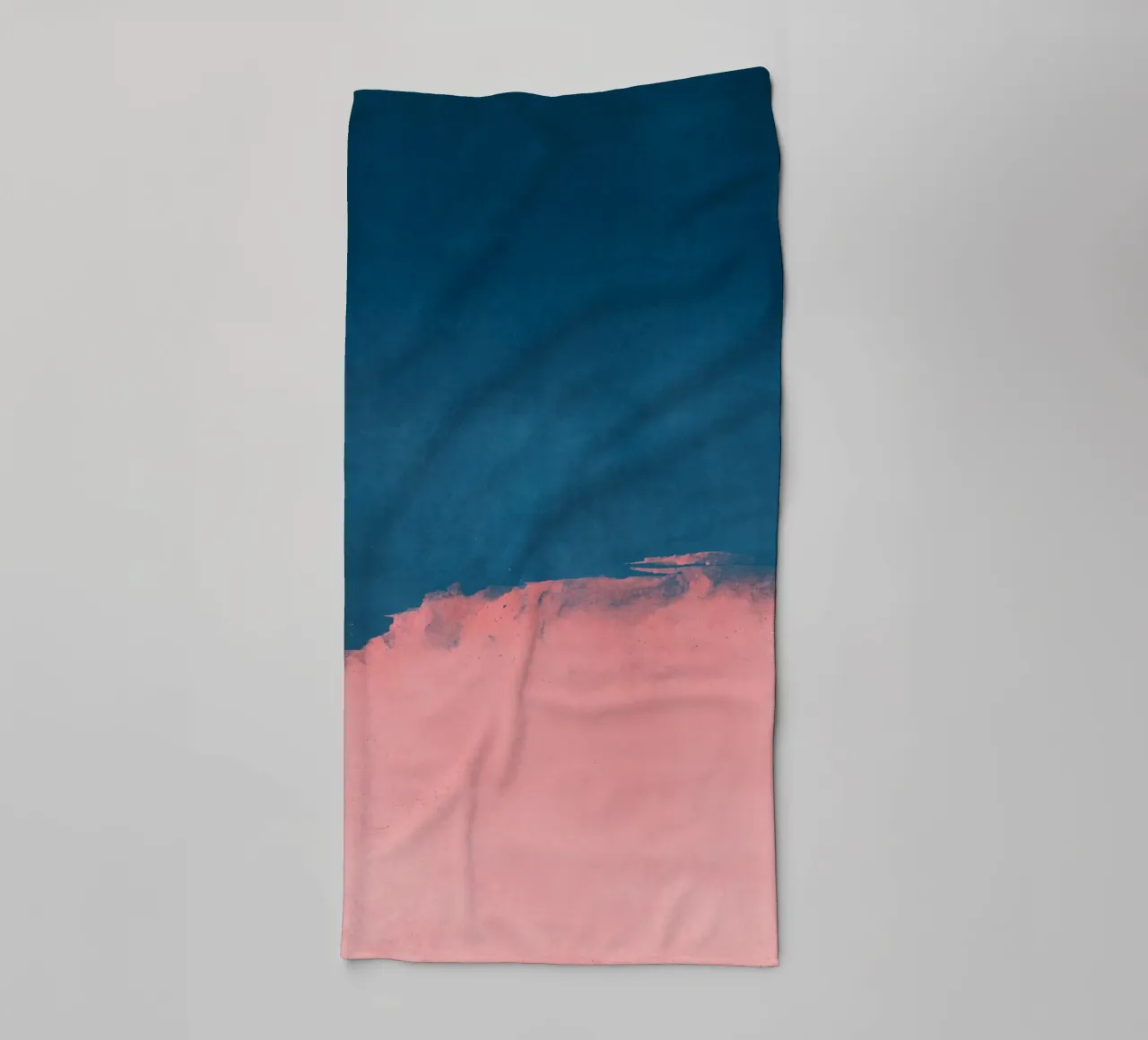 Paesaggio minimale rosa e blu navy 01 asciugamano da bagno da amini54