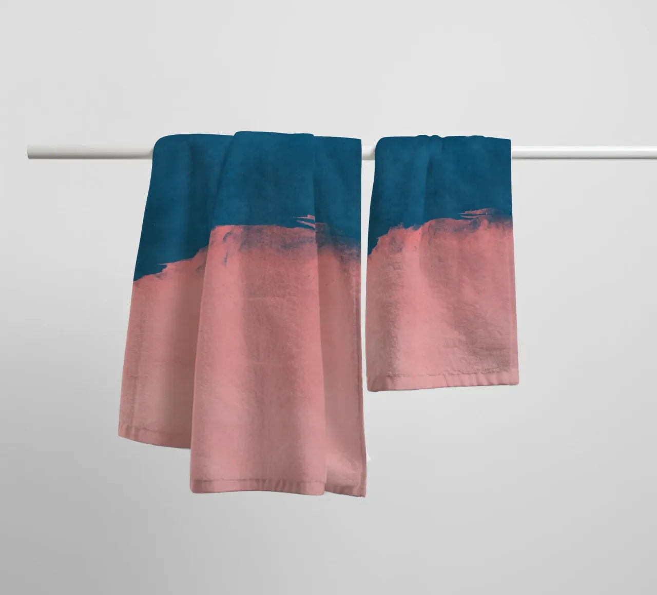 Paesaggio minimale rosa e blu navy 01 asciugamano da bagno da amini54