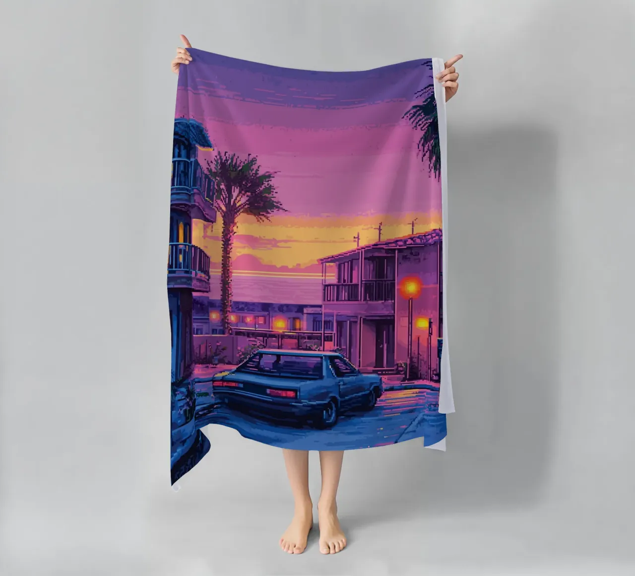 Paesaggio urbano retrò pixelato con tramonto e auto telo mare da Dreamyart