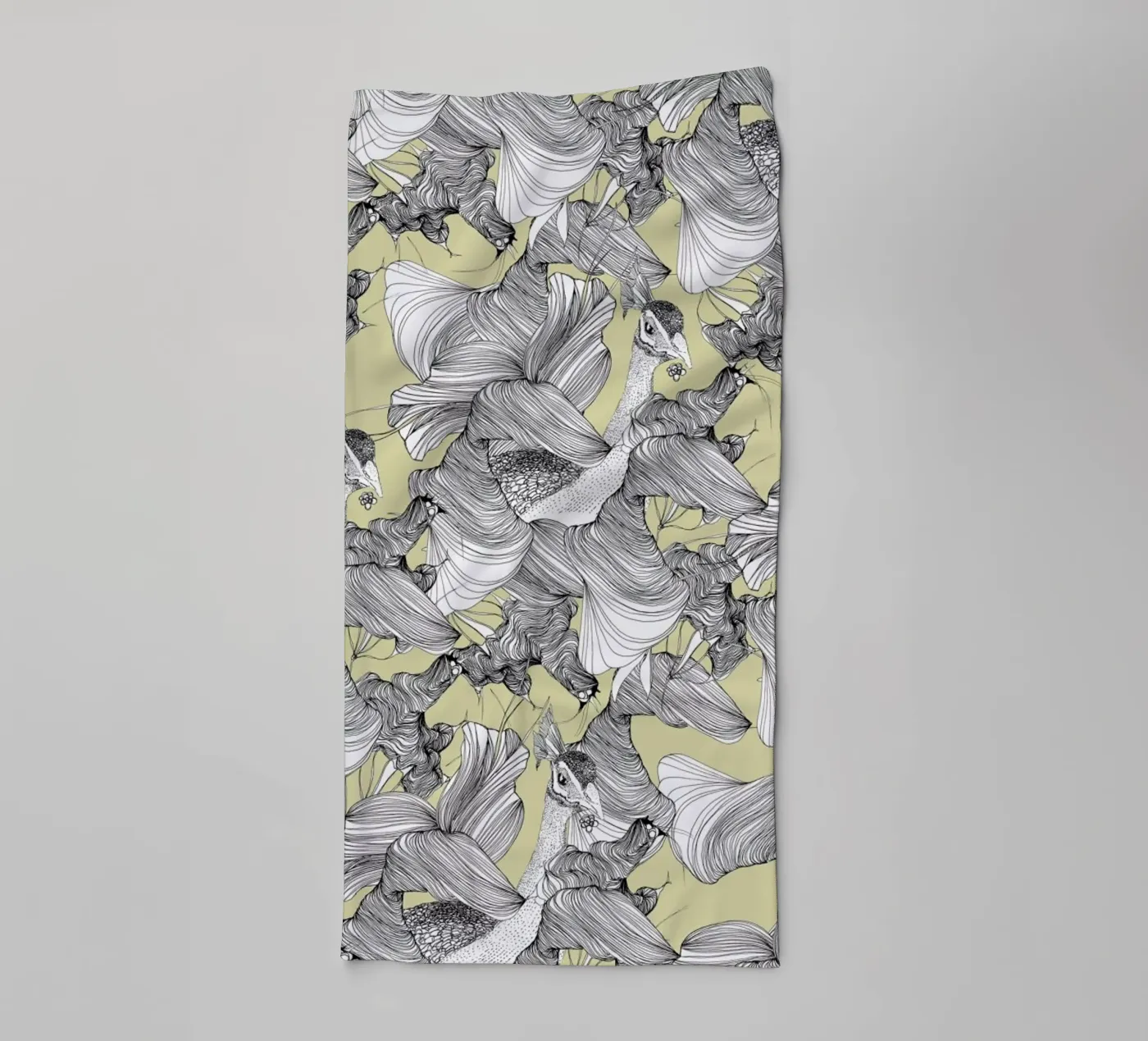 Pavone towel by Giulio Iurissevich