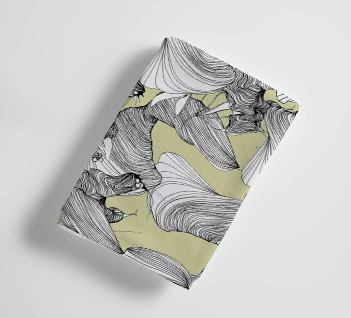 Pavone towel by Giulio Iurissevich