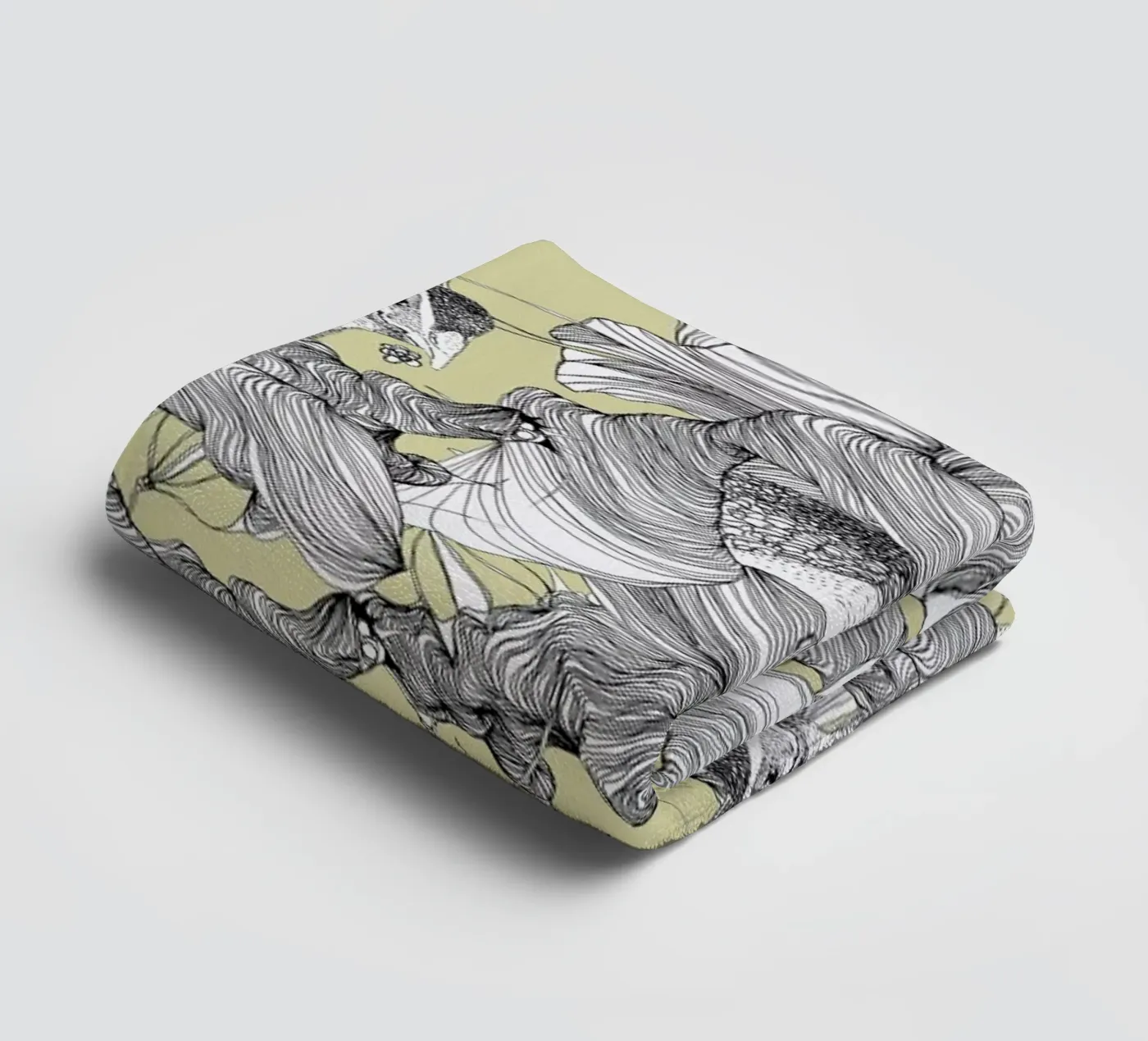 Pavone towel by Giulio Iurissevich