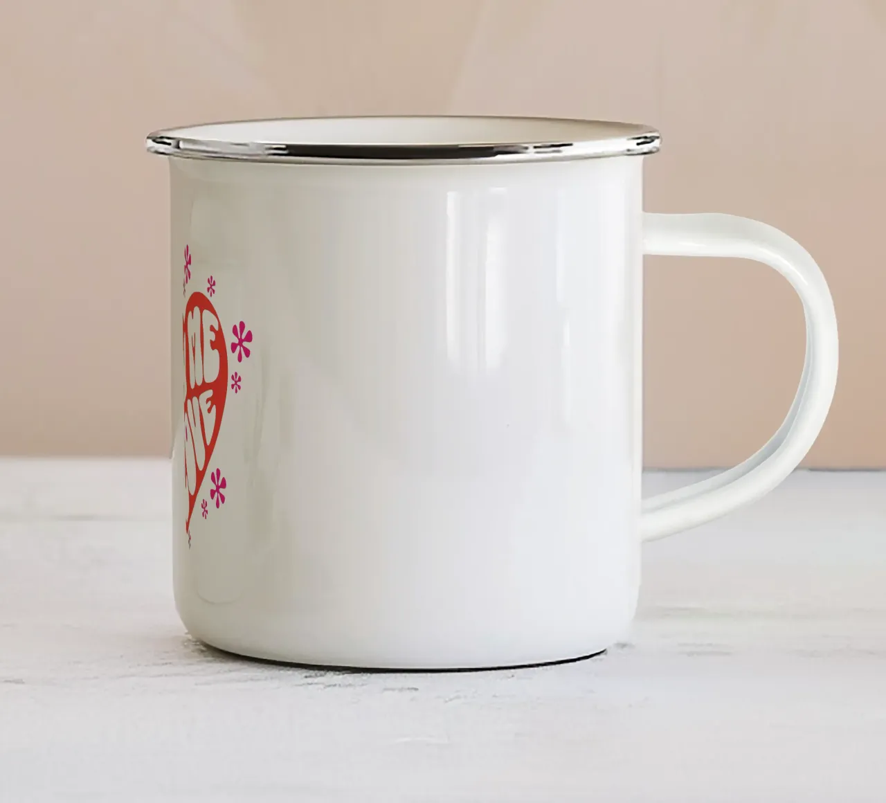 L'amore non si compra tazza in smalto da Gunawan Rb