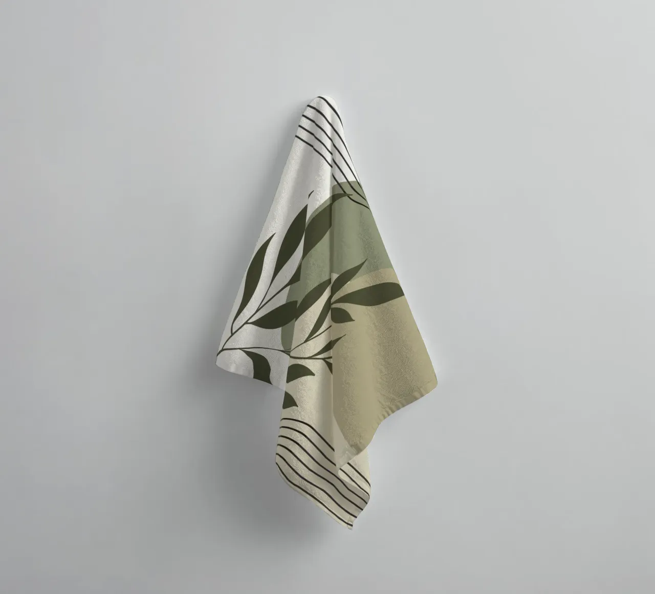 Harmonious blend of nature and abstract design. badhanddoek van LisaArtes