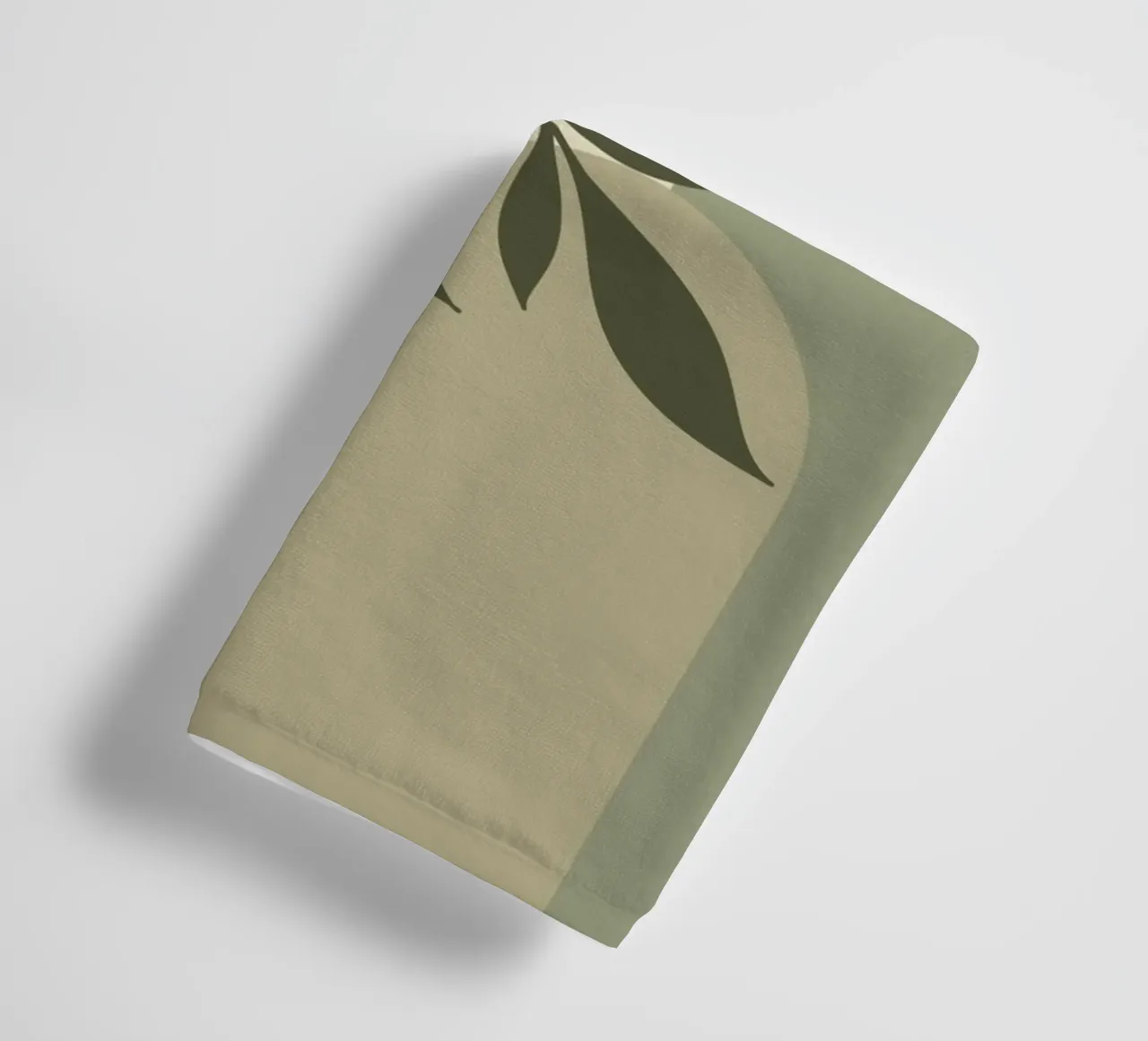 Harmonious blend of nature and abstract design. badhanddoek van LisaArtes