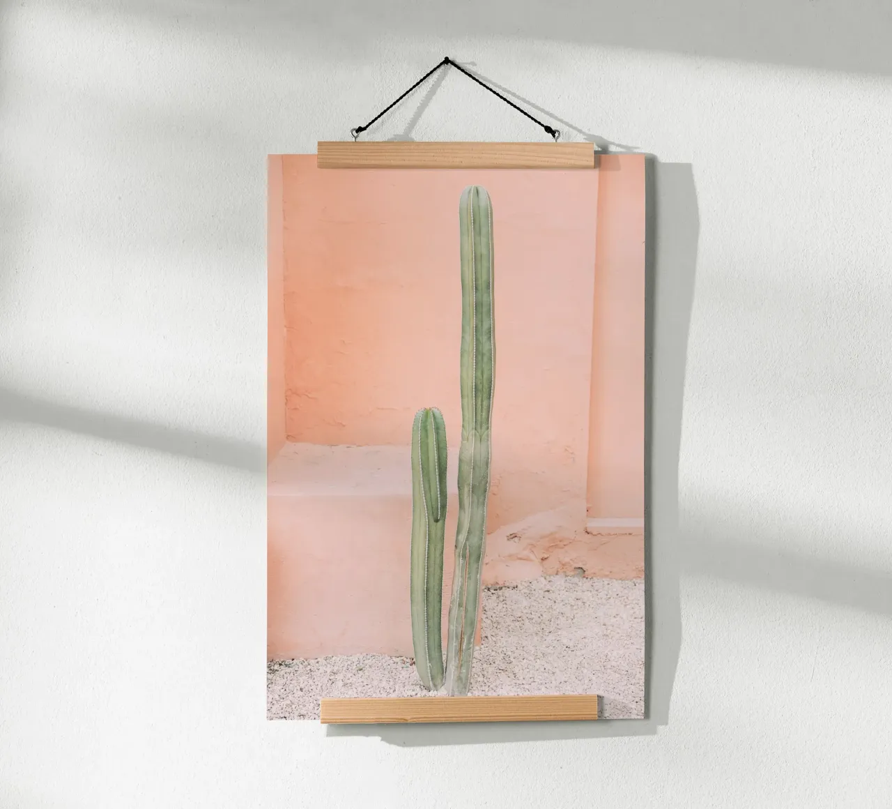 Cactus on Orange poster con telaio in alluminio da patiphotography