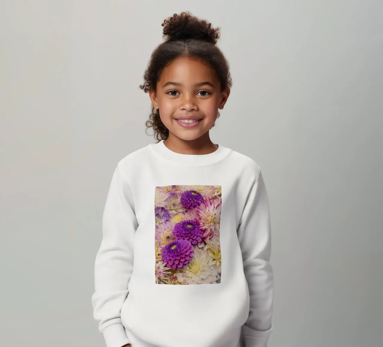 Una danza di dalie: Dalie rosa e viola felpa bambino da Curious Collections by Marielle Leenders