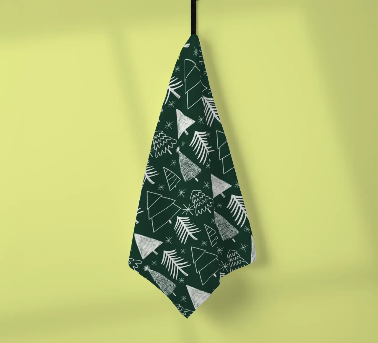 Weihnachtsbaum - Immergrüner Baum - Tannenbaum - Grün Geschirrtuch von susanacosta
