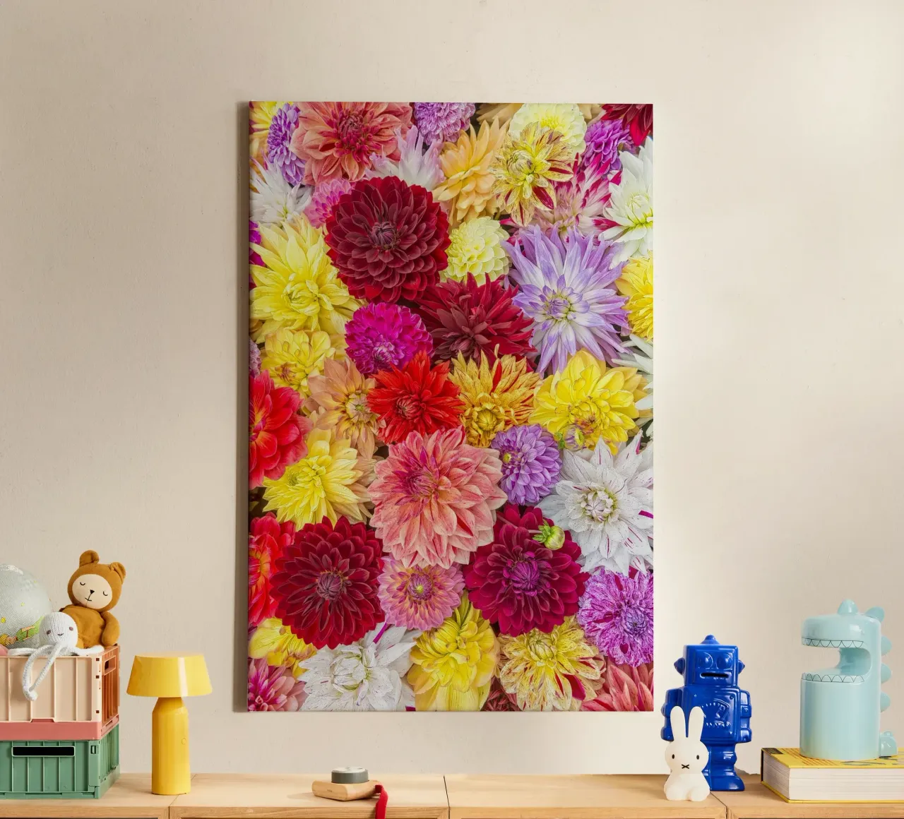Een Symfonie van Kleur: Levendige Gemengde Dahlia's canvas met Baklijst van Curious Collections by Marielle Leenders