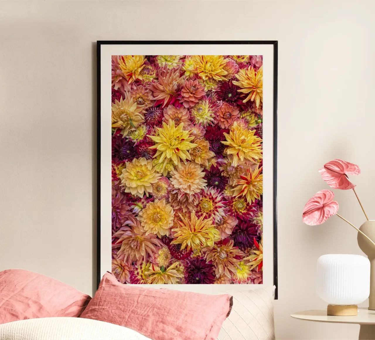 Un caleidoscopio di colori: un campo di dalia dai colori vibranti carta hahnemühle da Curious Collections by Marielle Leenders